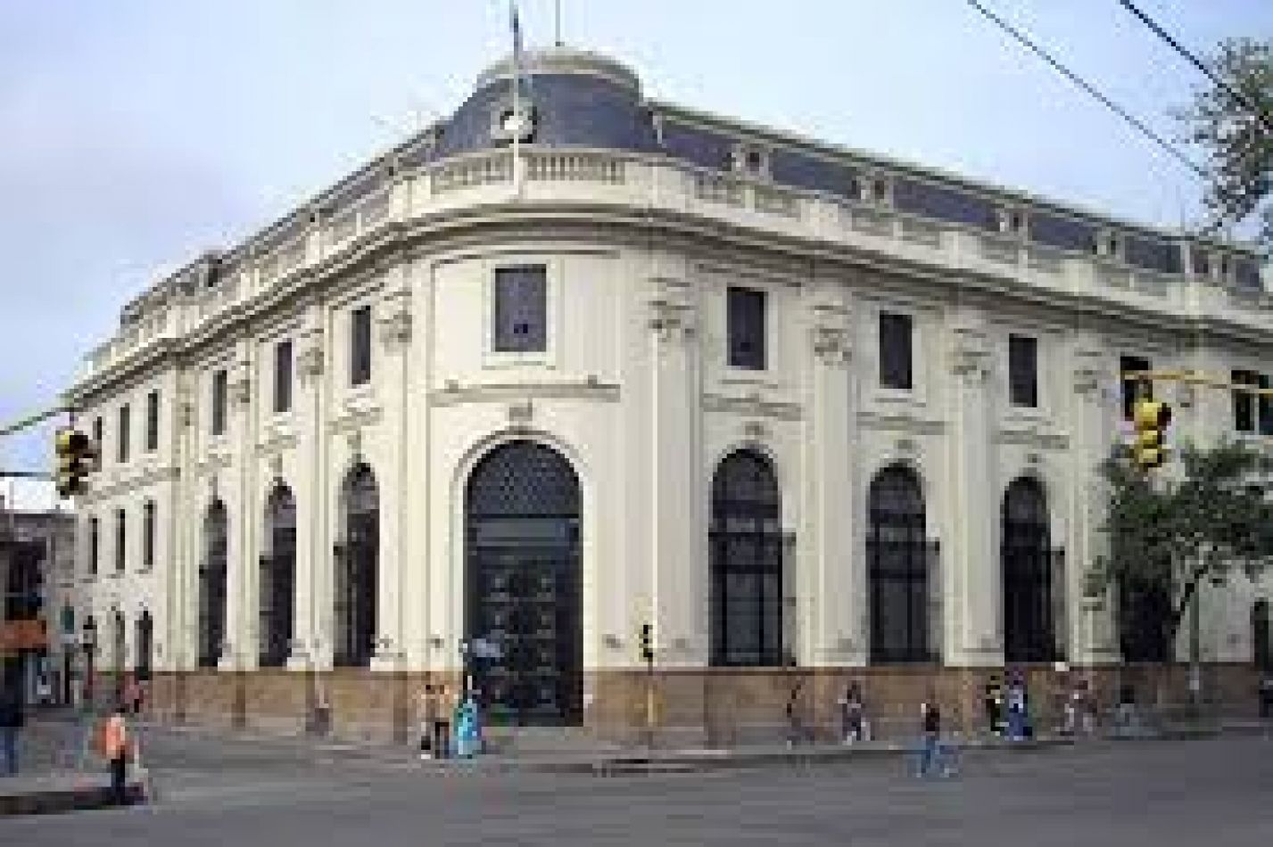 Vuelve la actividad bancaria