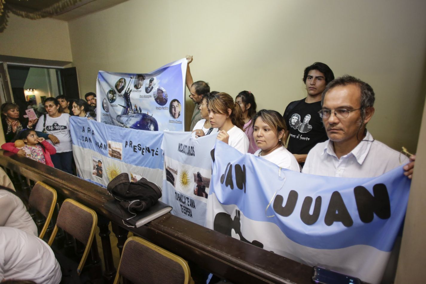 Familiares de submarinistas presentes en la primera sesión de Diputados