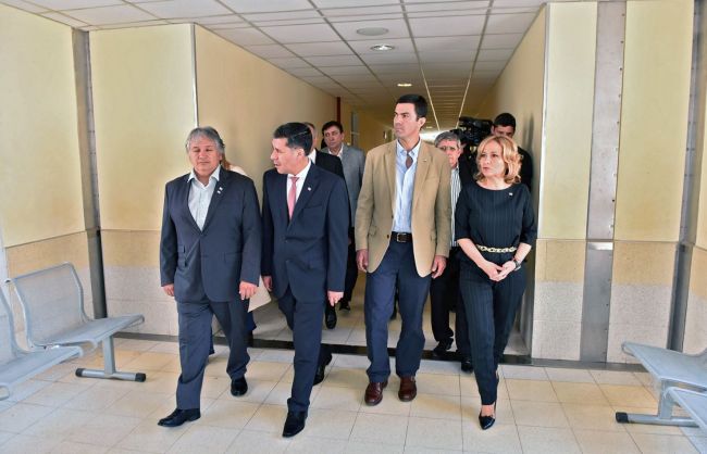 Urtubey y Casas recorren el hospital