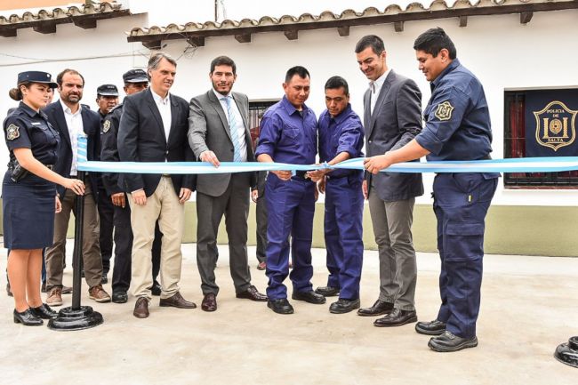 Acto en el taller de la policía provincial