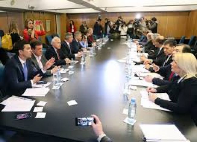 En el caso de Salta se había diferido el pago de bonos por U$S 35 millones