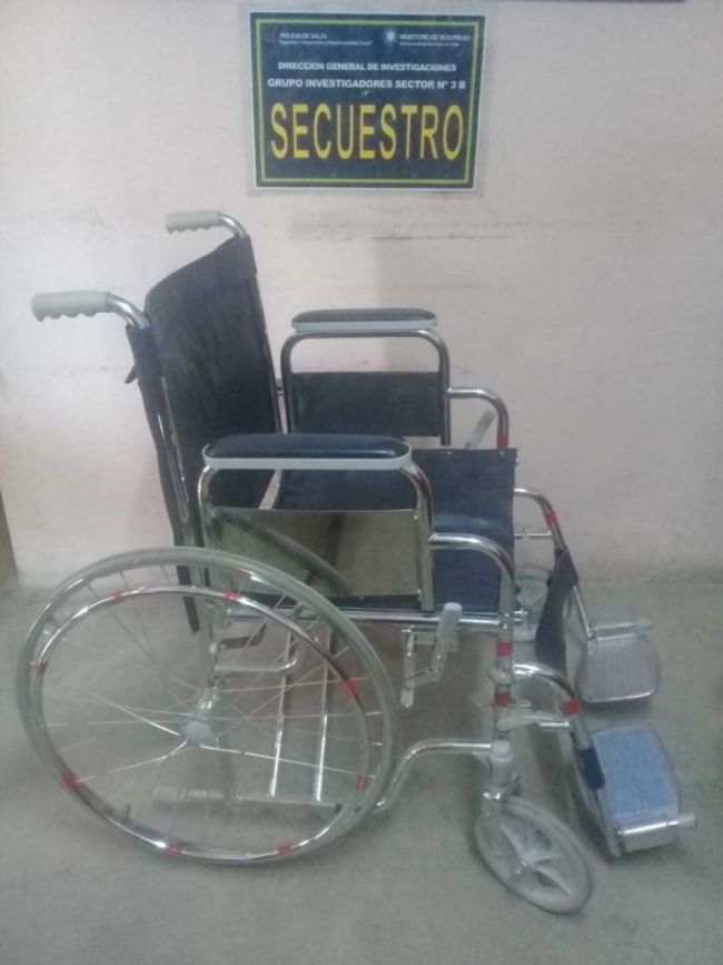 Con datos falsos se llevó la silla de ruedas