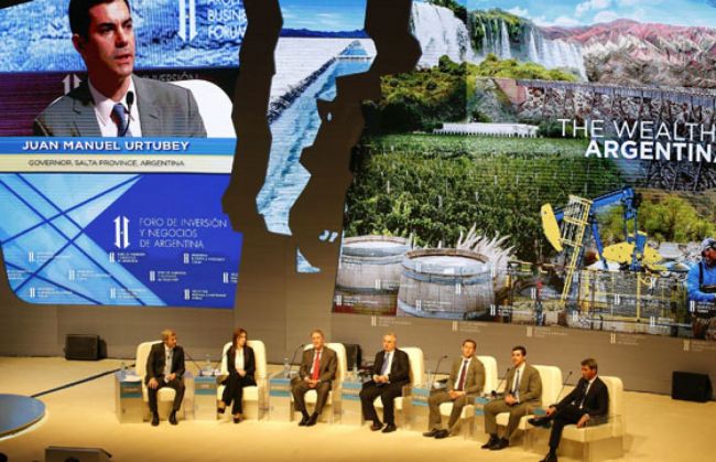 El panel que compartió el gobernador Urtubey