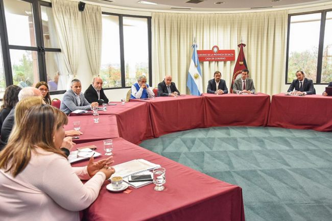 Urtubey encabeza la reunión de Gabinete