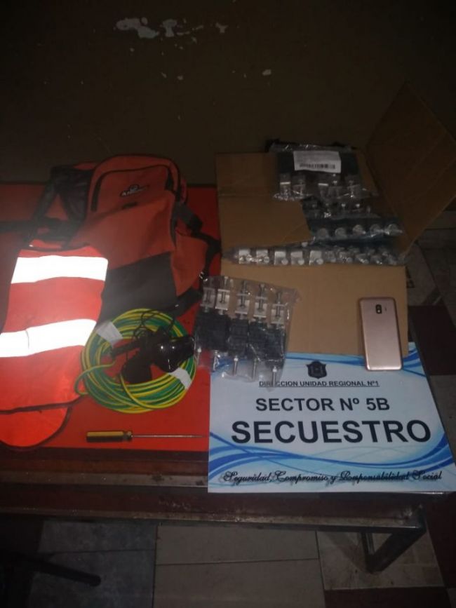 Ladrones de vehículos detenidos