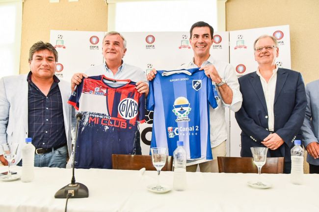 Urtubey y Morales lanzando la final de la Copa Norte