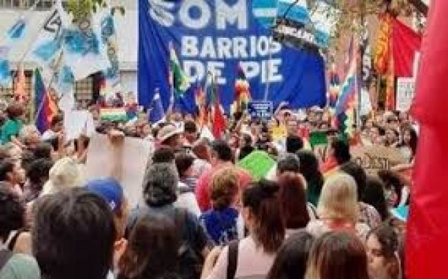 Partidos de izquierda en la movilización de residentes bolivianos