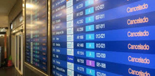 Bronca entre los pasajeros por vuelos cancelados