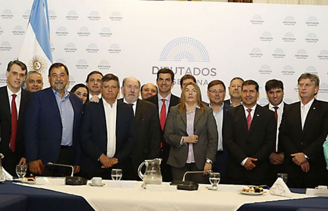 Reunión de gobernadores y legisladores