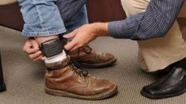 Las tobilleras electrónicas solucionarían el hacinamiento