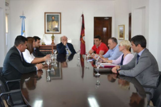 Encuentro con familiares del turista francés asesinado