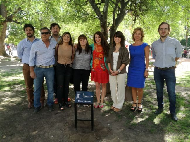 Cartelería en plaza 9 de julio