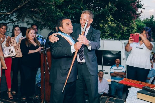 Fernando Romeri coloca la banda al nuevo intendente Issa