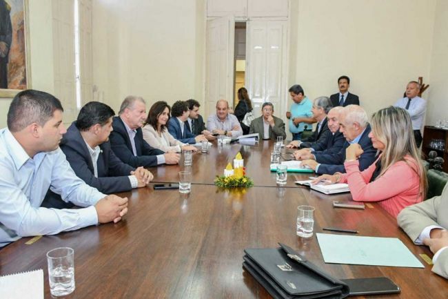 Senadores con funcionarios