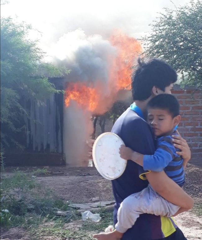 Voraz incendio  Crédito foto: Brian Salazar