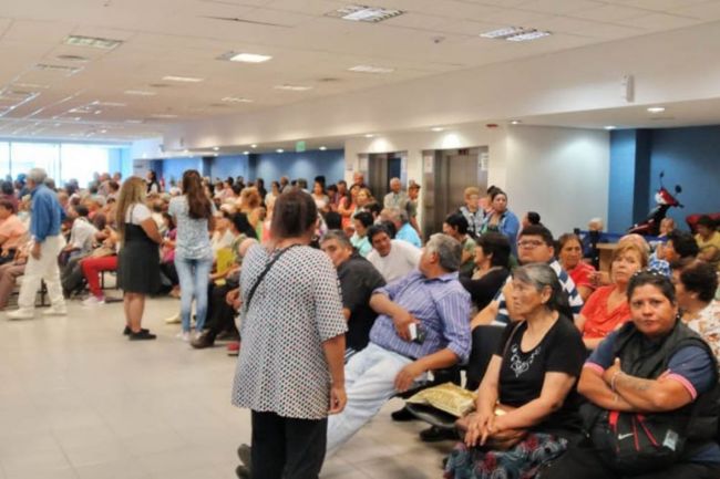 Además de largas colas algunos sufrieron descuentos