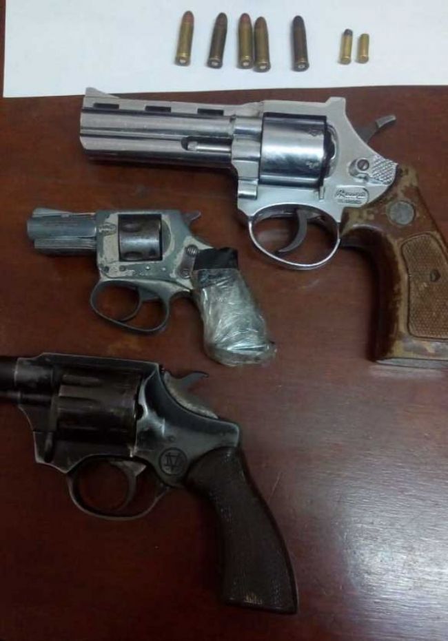 Tres armas se usaron en el robo