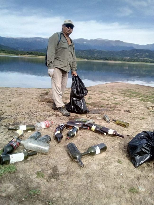 Limpieza en el dique Campo Alegre