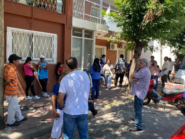 Protesta frente a Incluir Salud