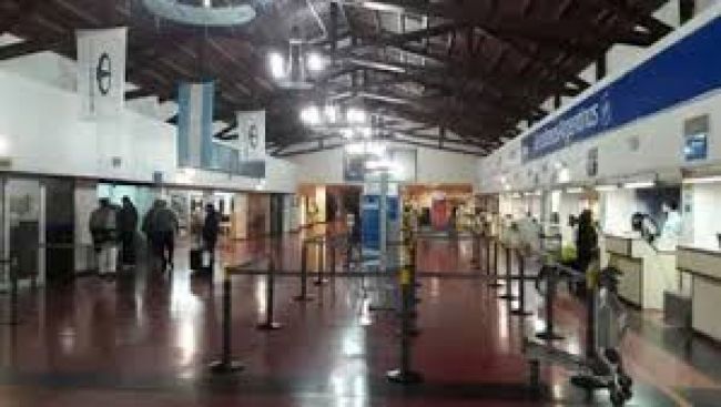 El fiscal se constituyó en la clínica y en el aeropuerto