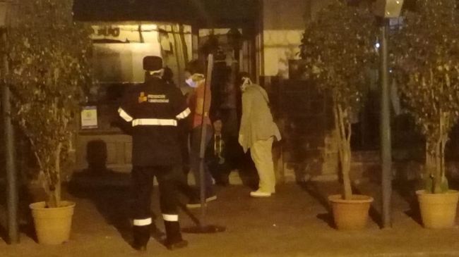 Piden donación de ropa para adultos y material de cama