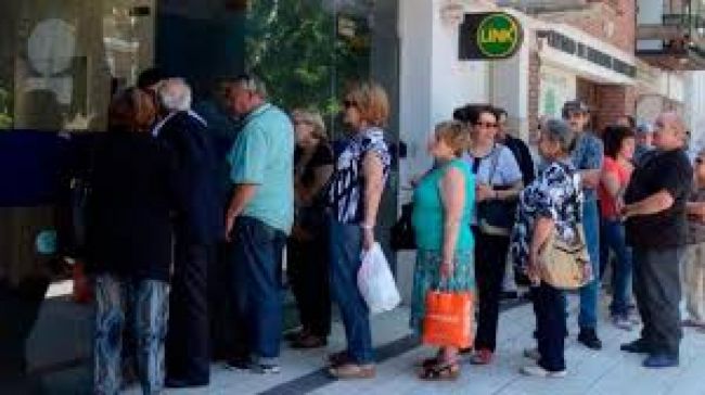 Desde el episodio de los jubilados se va más gente en las calles