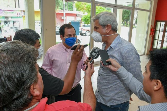 Zottos con la prensa en Orán