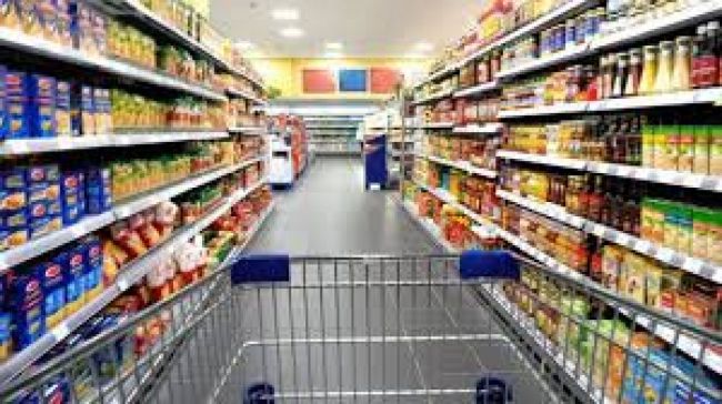 La gente se volcó a acopiar productos básicos