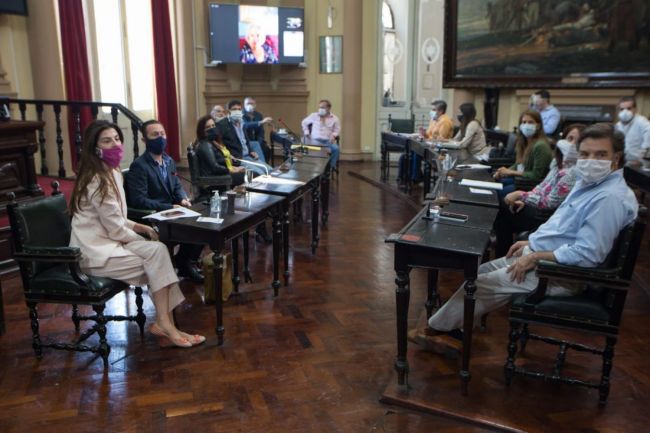 La intendenta con legisladores