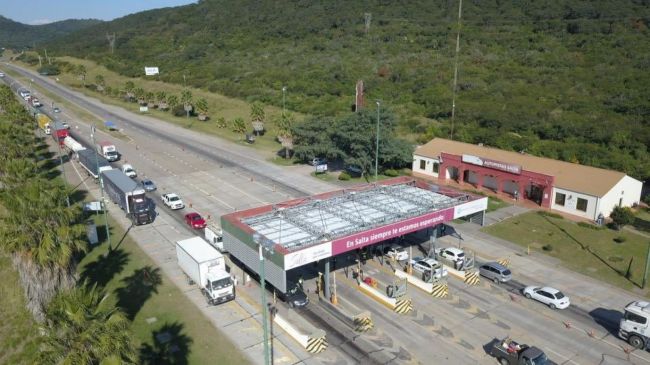 El lunes lograron ingresar los últimos transportes de media y larga distancia