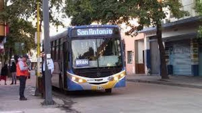 El transporte funcionó con normalidad en el interior