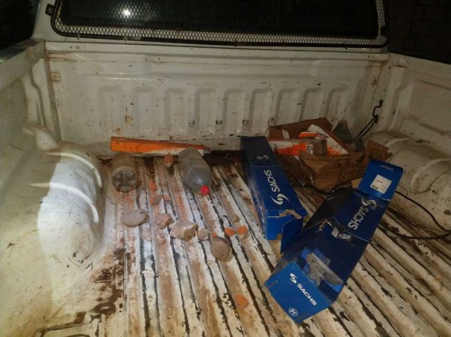 Un hombre herido, móvil policial apedreado y una investigación