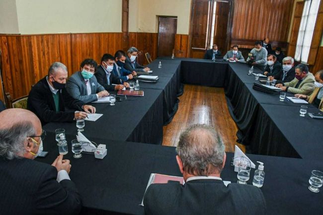 Senadores con el Procurador
