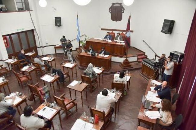 21 ediles contenidos en 12 bloques políticos