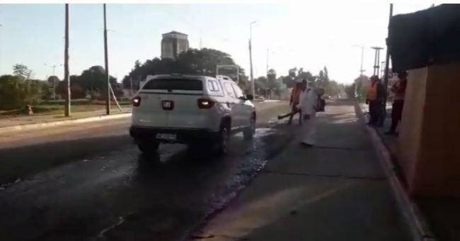 Controles y desinfección en el acceso a Mosconi