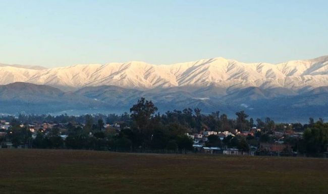 Cerros nevados y otro obsequio de la naturaleza