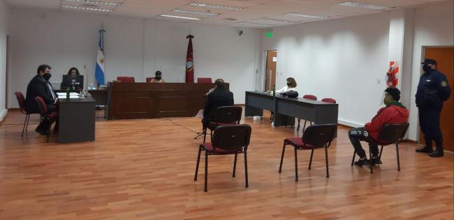 Juicio, condena y distancia social