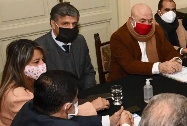 El Dr. Aguilar en entrevista con la comisión de justicia