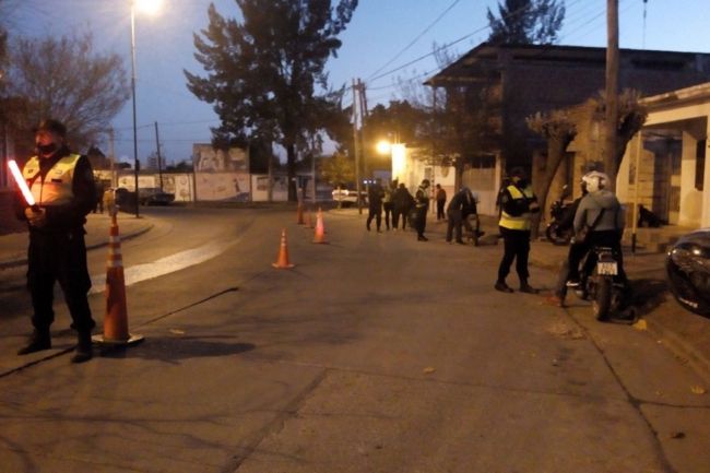 También controlan el cumplimiento del distanciamiento social