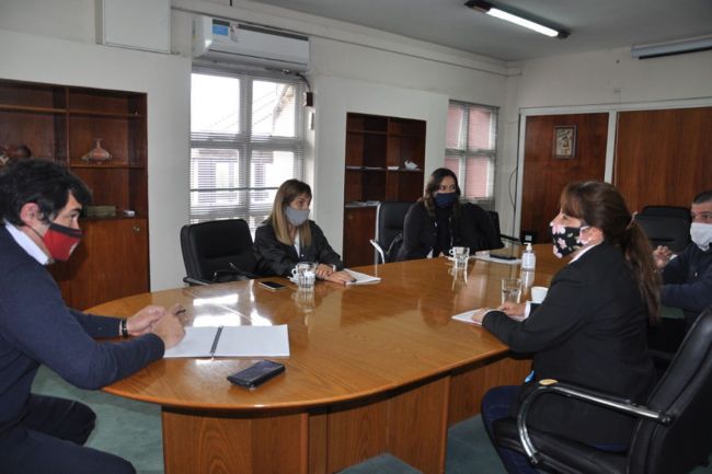 De los Ríos con referentes de empleados de casinos