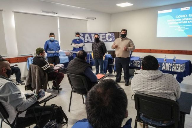 Capacitación a taxistas y remiseros