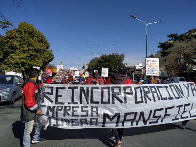 Los trabajadores siguen el reclamo