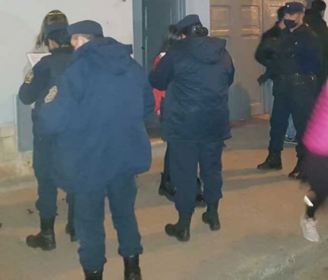 Sin barbijos ni distancia social