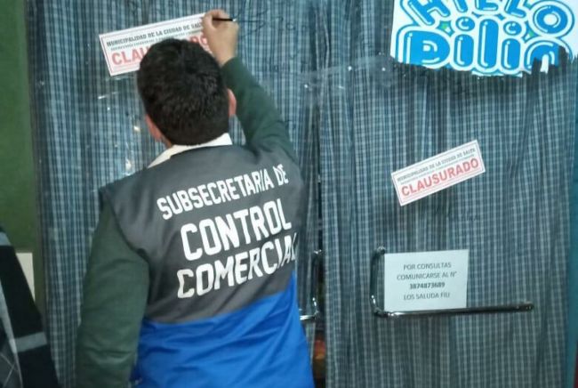 Uno de los comercios clausurados