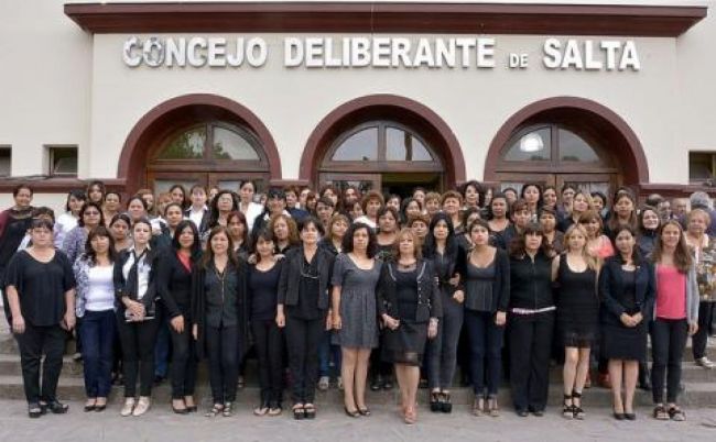 Sesión y protesta en el Concejo