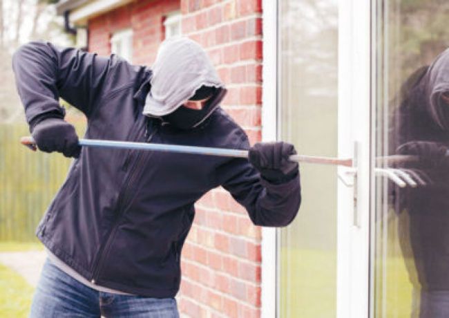 Los ladrones violentaron la puerta