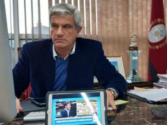 Andrés Zottos participando de la sesión virtual