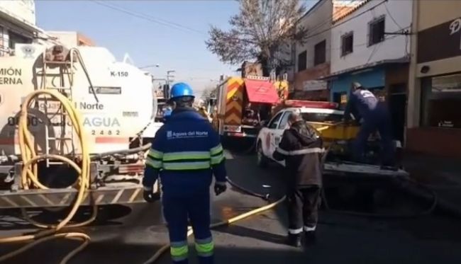 Incendio en Av. San Martín    Crédito foto: Ariel Luna