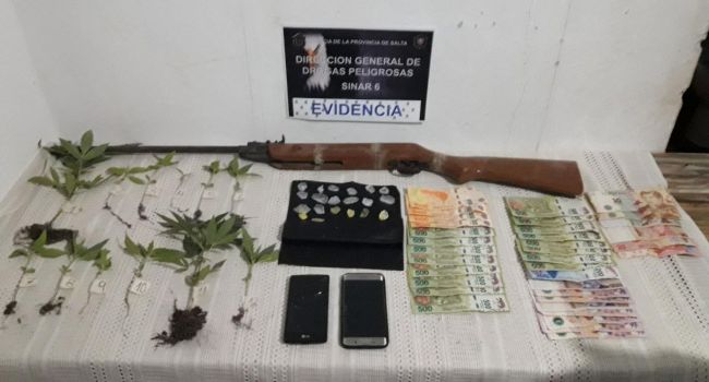 Secuestro de armas y droga