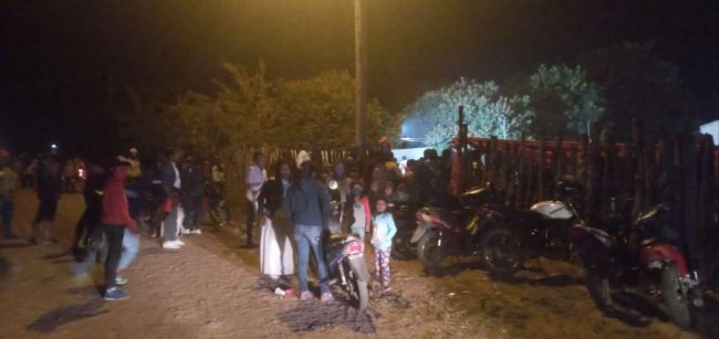 Reunión multitudinaria en plena pandemia